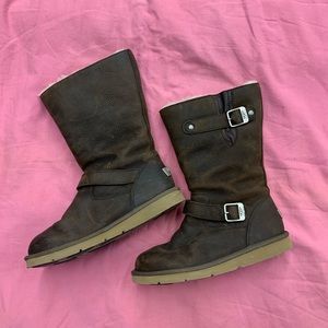 Uggs sheepskin and brown leather boots